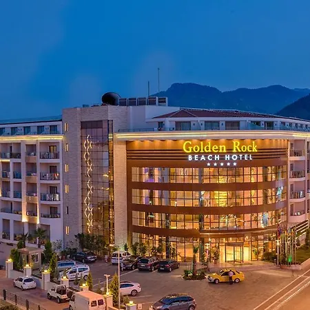 Golden Rock מלון