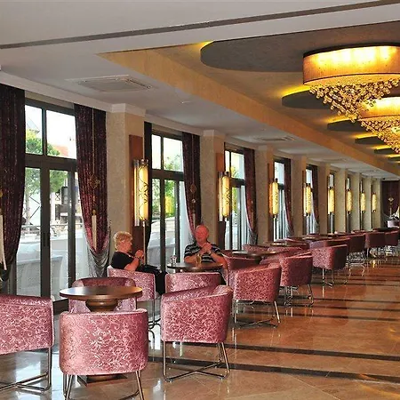Hotel Golden Rock
