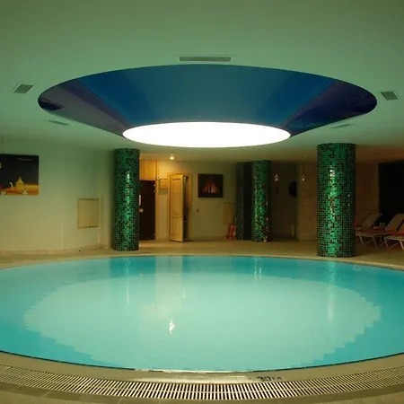 Golden Rock 호텔 말마리스