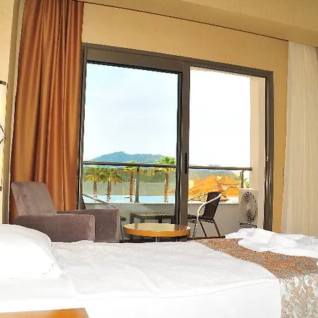 Golden Rock 말마리스