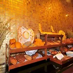 Hotel Golden Rock