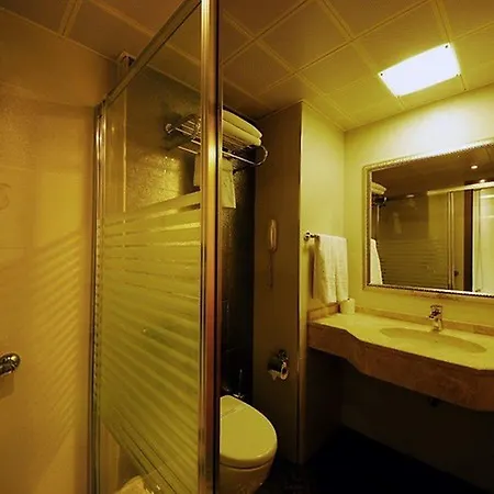 Hotel Golden Rock 5*