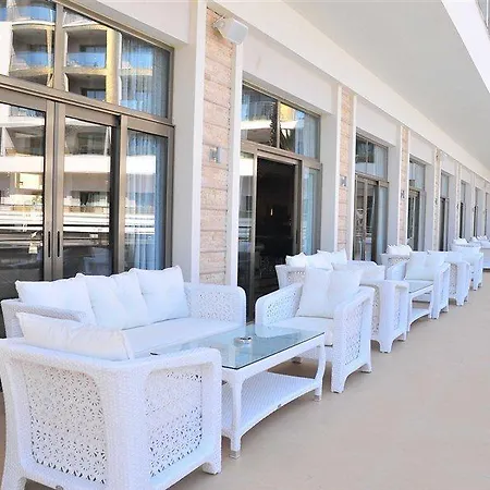 Golden Rock Μαρμαρίς