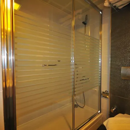 Golden Rock Ξενοδοχείο Μαρμαρίς