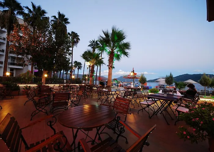 Golden Rock Szálloda 5*