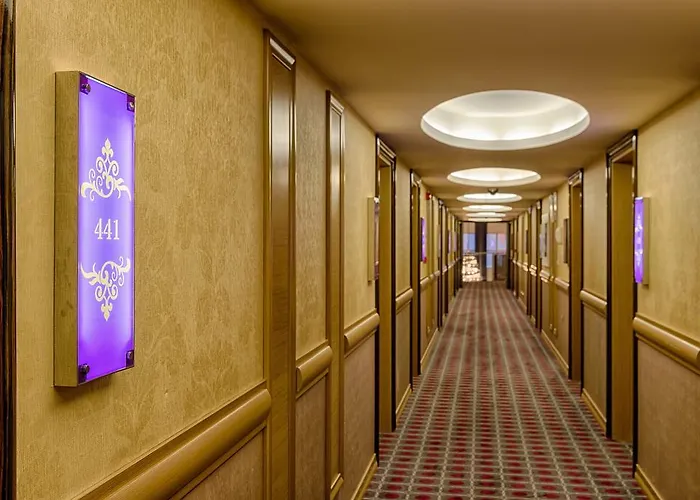 Golden Rock Szálloda 5*