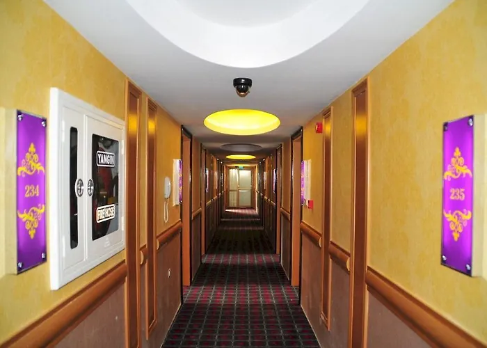 Golden Rock Szálloda 5*