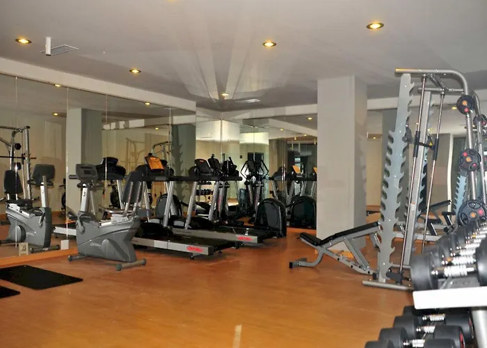 Golden Rock Szálloda 5*