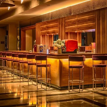 جولدن روك بيتش