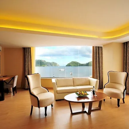 فندق جولدن روك بيتش 5*