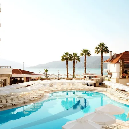 جولدن روك بيتش