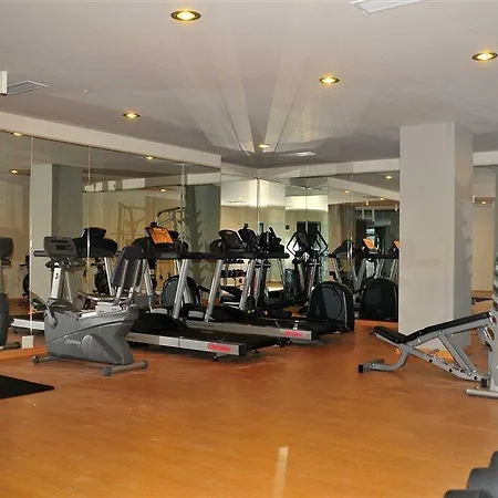 ホテル Golden Rock マルマリス