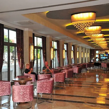 جولدن روك بيتش 5*