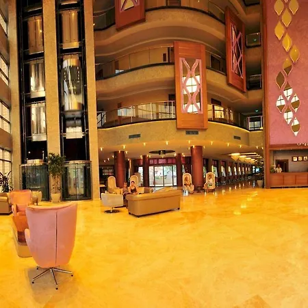 ホテル Golden Rock