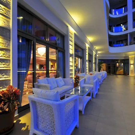 جولدن روك بيتش فندق مرمريس