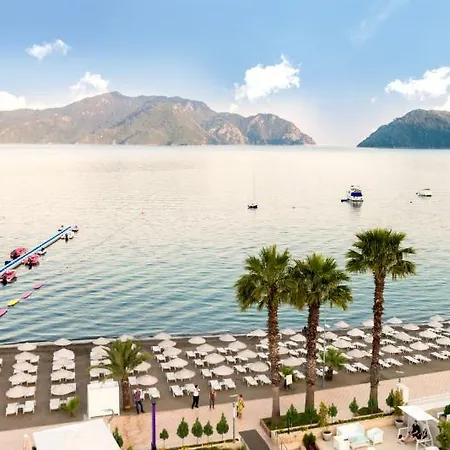 Golden Rock ホテル マルマリス