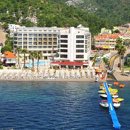 جولدن روك بيتش