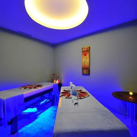 جولدن روك بيتش فندق 5*