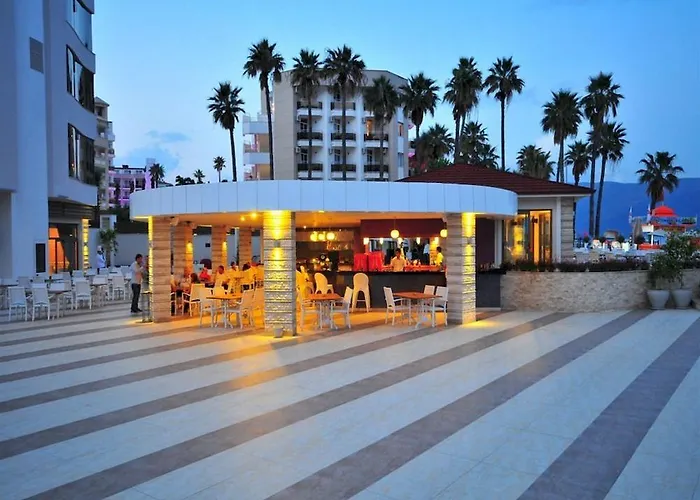 金岩石海滩酒店 5*